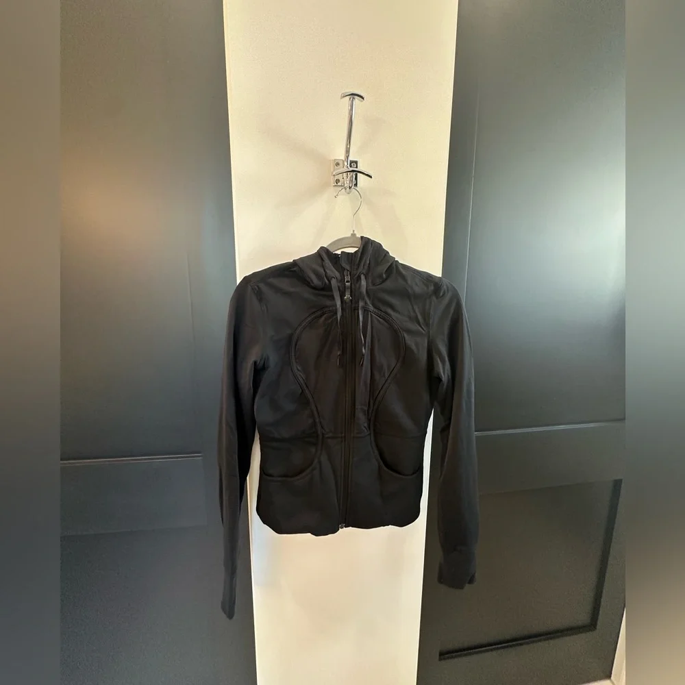 Lululemon Women's Black Hooded Jacket szM - Picture 8 of 9